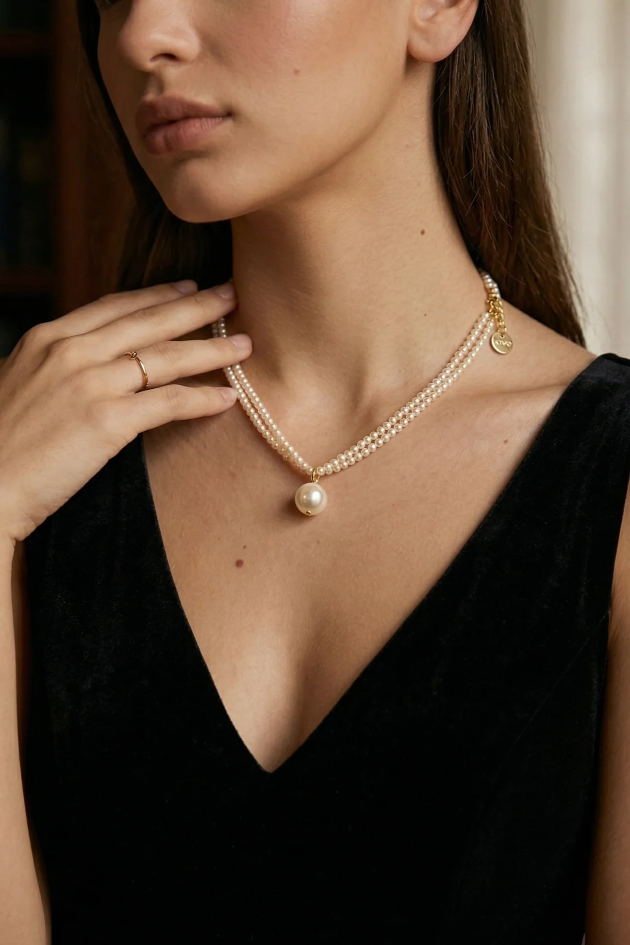 Moonlit Whisper – French Vintage Pearl Necklace | Regency Minimal Elegance